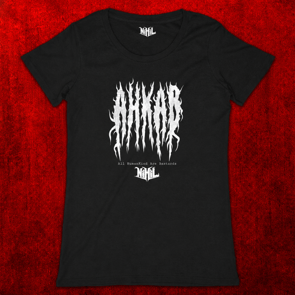 T-shirt femme noir AHKAB avec grand lettrage blanc stylisé sur fond rouge