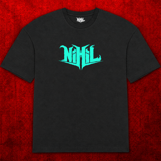 Avant d’un T-shirt oversize noir avec logo Nihil turquoise sur fond rouge