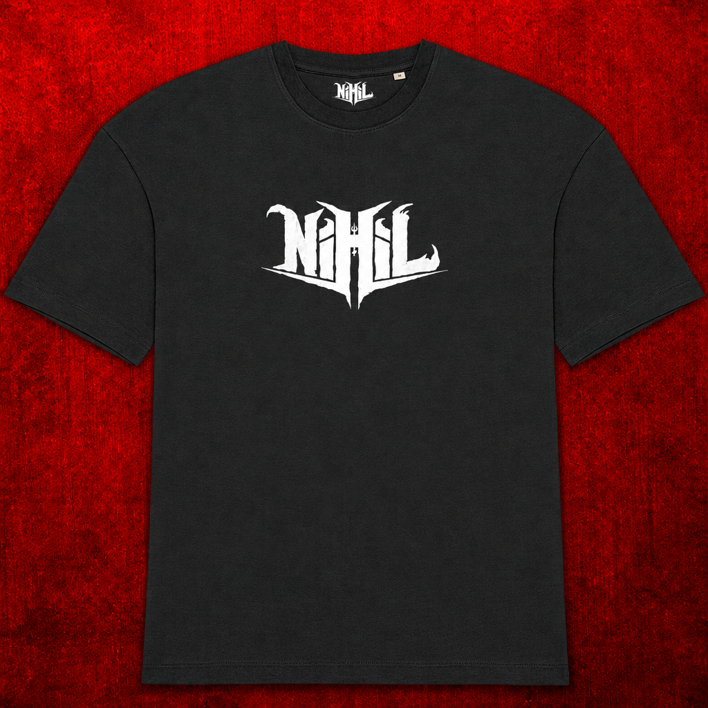 Avant d’un T-shirt oversize noir avec logo Nihil blanc sur fond rouge